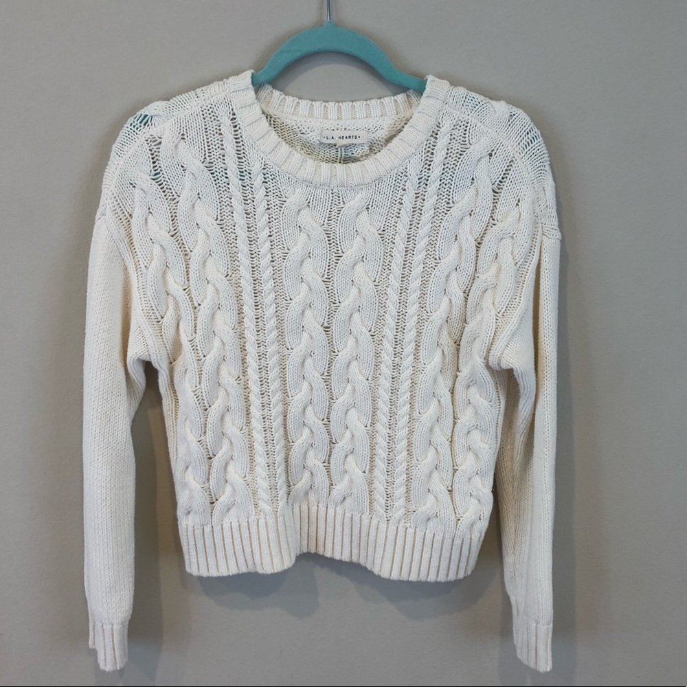 Pascun Gently used, White Long Sleeve Sweater🌟 🤍